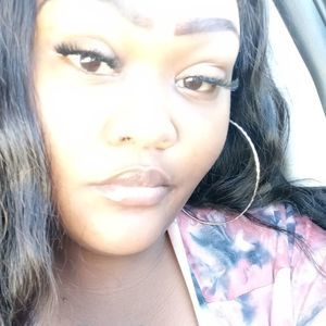 Meet your Posher, Latisha